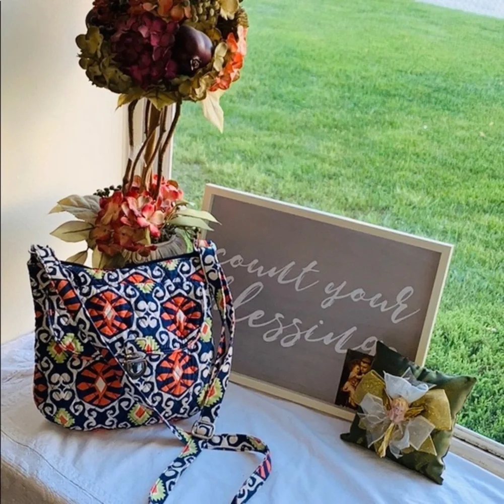⚠️ Faint Stains Wear Fray Vera Bradley Cro…